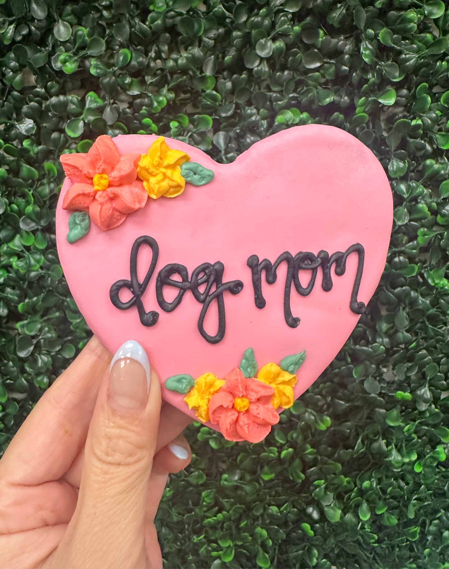 Dog Mom Cookie - Dogtown Bakery