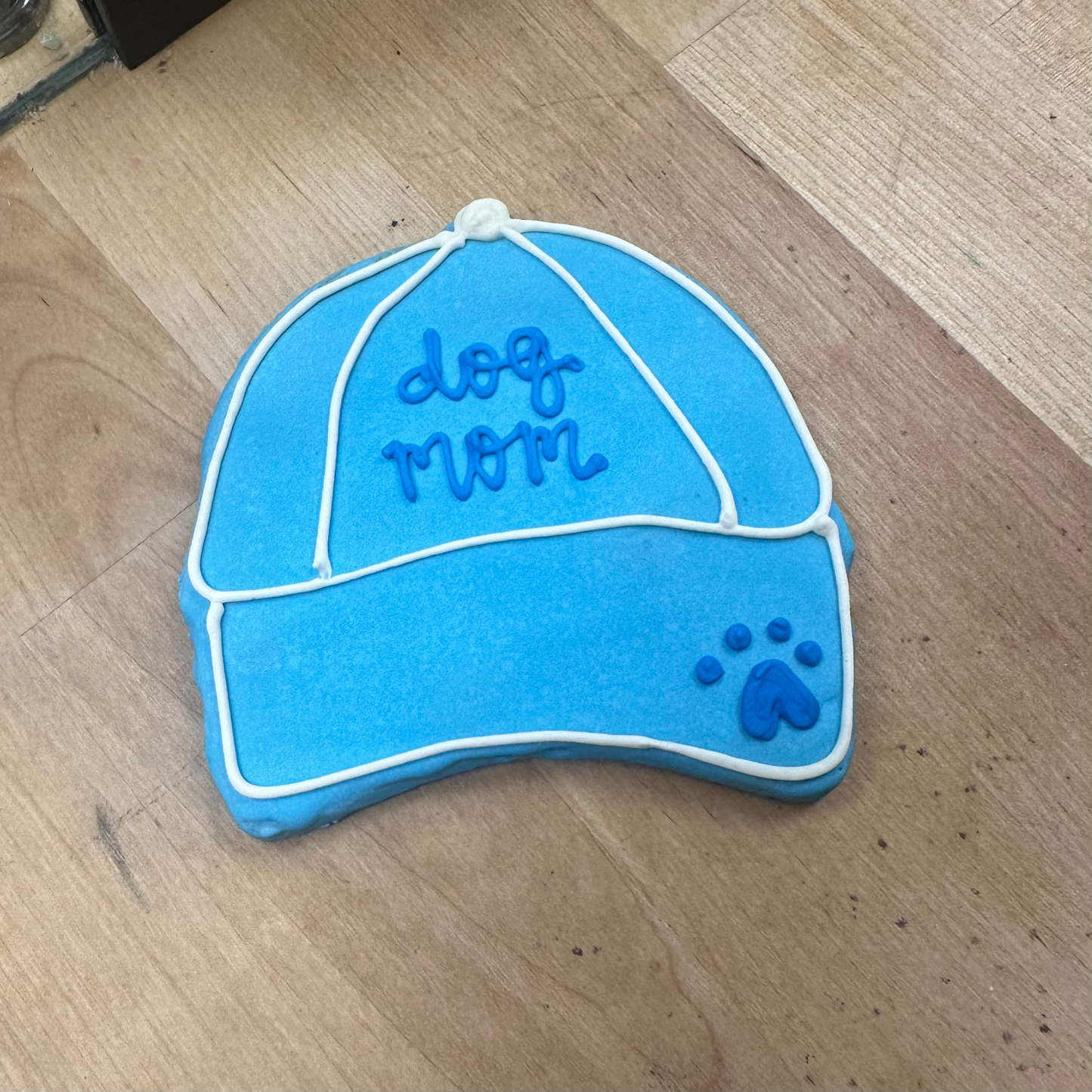 Dog Mom Hat Cookie - Dogtown Bakery